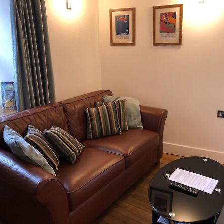 Number 19, Cardigan Apartment Екстериор снимка