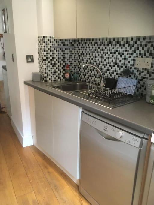 Number 19, Cardigan Apartment Екстериор снимка