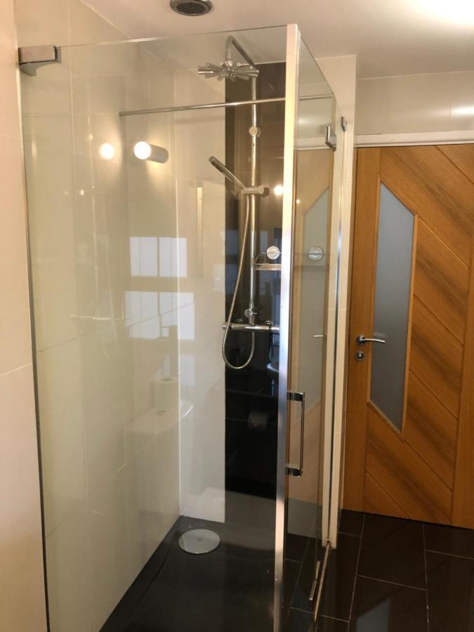 Number 19, Cardigan Apartment Екстериор снимка